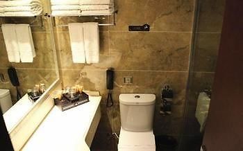 Jinyue Business Hotel Yichuan  Buitenkant foto