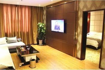 Jinyue Business Hotel Yichuan  Buitenkant foto